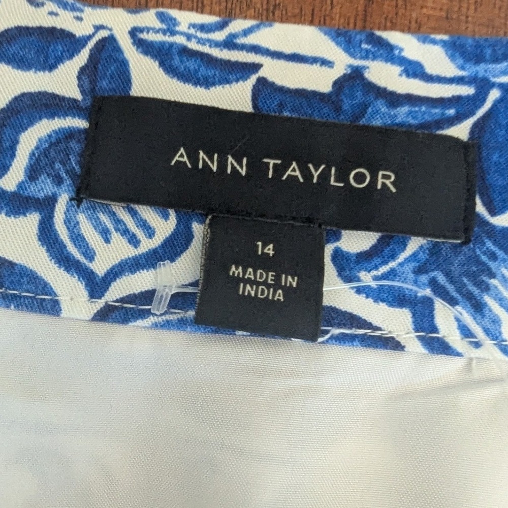 Ann Taylor Wrap Skirt Side Tie Blue White Floral Tile Print 14 Coastal Preppy - Picture 7 of 10
